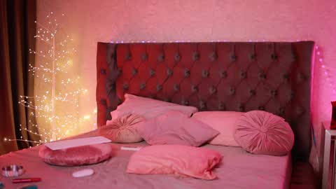 Selena online show from 01/13/25, 05:01