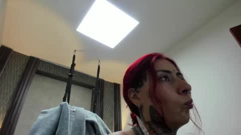 Snapshot of _selene_red chatting on 04/26/26, 01:47 Selene online show from 04/26/26, 01:47