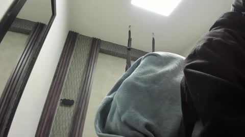 Snapshot of _selene_red chatting on 04/30/26, 01:23 Selene online show from 04/30/26, 01:23