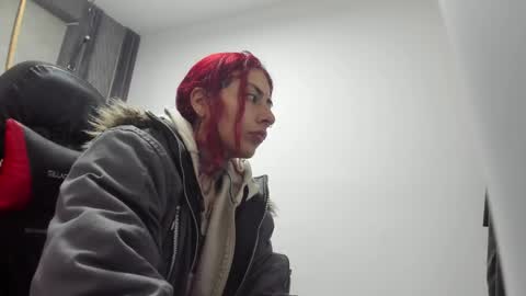 Snapshot of _selene_red chatting on 06/04/26, 01:11 Selene online show from 06/04/26, 01:11