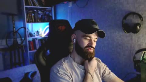 Ask me online show from 03/11/26, 06:25