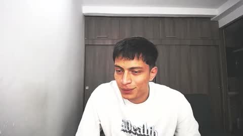 Juan Pablo-independent model online show from 04/06/26, 10:00