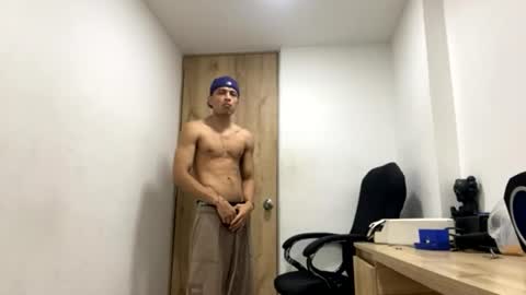 Juan Pablo-independent model online show from 07/02/26, 12:54