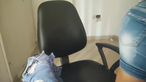 _shalini_0 online show from 10/04/25, 04:10