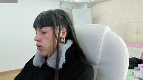 _sharlotte777 online show from 12/17/25, 01:17