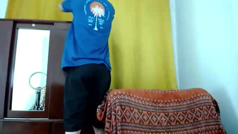 _skyleer_ online show from 11/02/25, 11:40