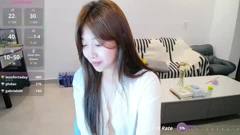 Snapshot of _smileflower_ chatting on 04/23/26, 12:29 winni online show from 04/23/26, 12:29