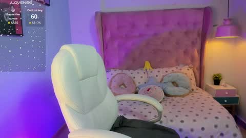 Sophie  online show from 09/29/25, 10:36