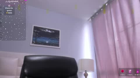 Snapshot of _sophiewilson chatting on 01/09/25, 06:15 sophie online show from 01/09/25, 06:15
