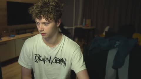 OLIVERpvt is open online show from 01/30/25, 03:11