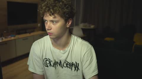 OLIVERpvt is open online show from 02/01/25, 03:08