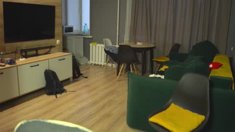 OLIVERpvt is open online show from 02/11/25, 04:01