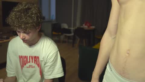 OLIVERpvt is open online show from 02/12/25, 03:51