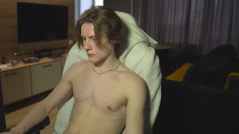 OLIVERpvt is open online show from 02/28/25, 03:59