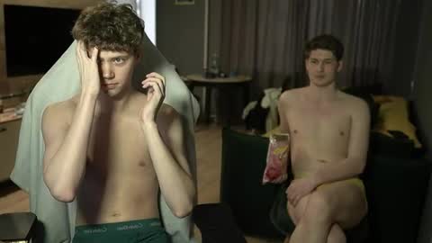 OLIVERpvt is open online show from 04/04/26, 02:03