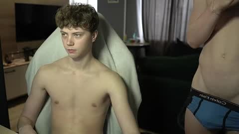 OLIVERpvt is open online show from 04/10/26, 12:21