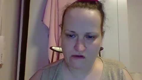 Melisa online show from 02/25/25, 05:47