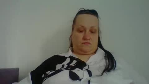 Melisa online show from 11/23/25, 08:25