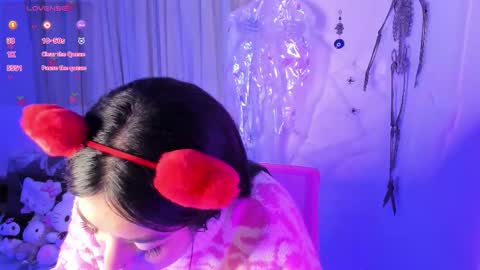 Snapshot of _strawberrycream chatting on 10/25/25, 01:57 Angela online show from 10/25/25, 01:57