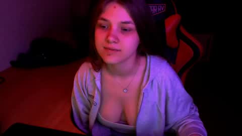 Mari online show from 04/30/26, 04:57