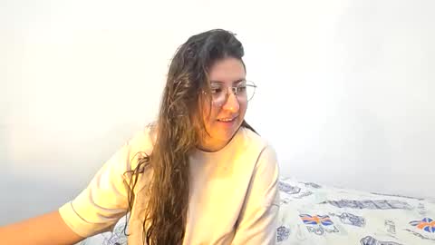 Snapshot of _sweet_melodyy chatting on 05/25/26, 03:51 _sweet_melodyy online show from 05/25/26, 03:51