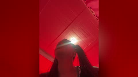   0900 p.m a 0500 a.m Colombia time UTC -5  online show from 03/24/26, 02:05