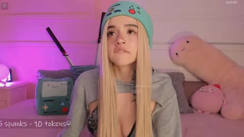 _tammarra_ online show from 02/12/25, 12:33