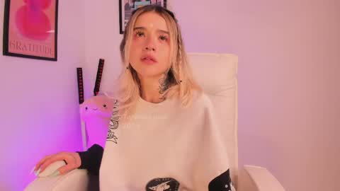 _tammarra_ online show from 04/17/26, 05:05