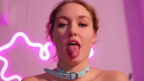 Taylor online show from 03/10/25, 01:21