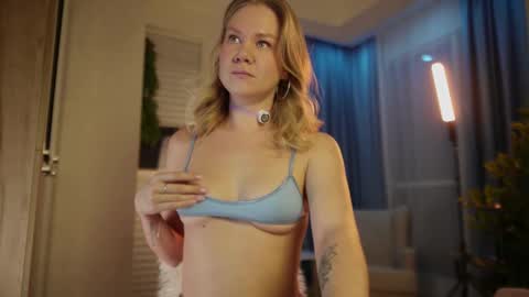 Annie online show from 03/30/26, 02:34