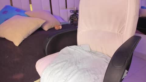 Snapshot of _tinyrousse_ chatting on 02/11/26, 09:09 Rousse online show from 02/11/26, 09:09