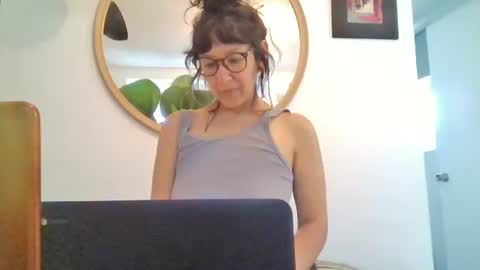 Snapshot of _tutti_frutti_ chatting on 05/16/26, 09:13 _tutti_frutti_ online show from 05/16/26, 09:13