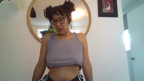 Snapshot of _tutti_frutti_ chatting on 06/02/26, 09:17 _tutti_frutti_ online show from 06/02/26, 09:17