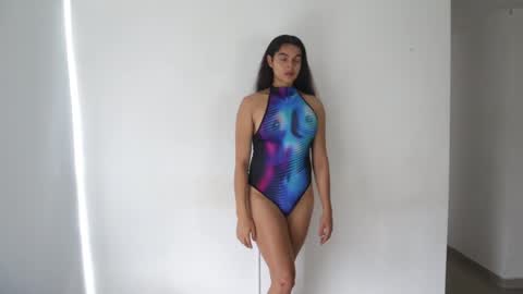 Anastasia Vahos online show from 02/06/25, 06:46