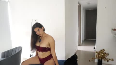 Anastasia Vahos online show from 02/25/25, 09:24