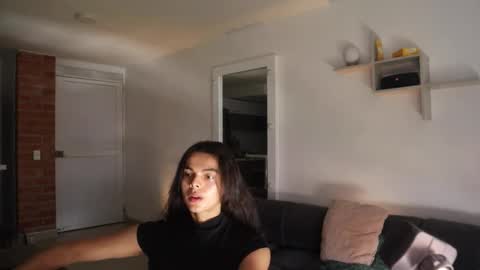 Anastasia Vahos online show from 10/05/25, 05:11