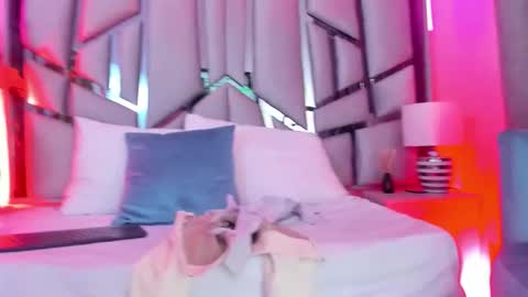 _valeria_saenz_ online show from 12/14/25, 03:34