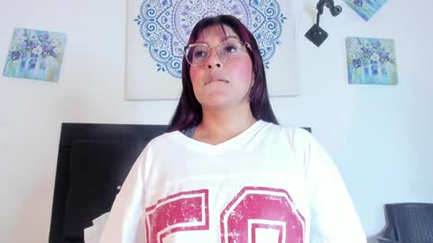 Veronica online show from 01/12/25, 01:37