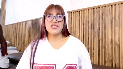 Veronica online show from 10/06/25, 01:08