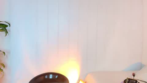 Victoria Fox online show from 02/08/26, 11:30