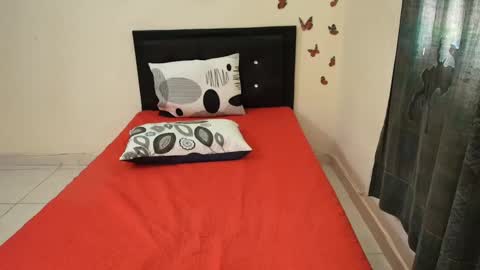 _victoriia_971 online show from 03/05/25, 12:33