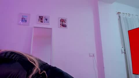 Snapshot of _viioletweekend_ chatting on 12/05/25, 07:21 online show from 12/05/25, 07:21