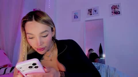 Snapshot of _viioletweekend_ chatting on 01/10/26, 07:26 online show from 01/10/26, 07:26