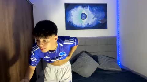 Aron Walker online show from 12/21/24, 09:23