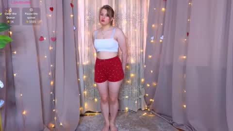 _watchmesmile_ online show from 03/19/26, 04:27