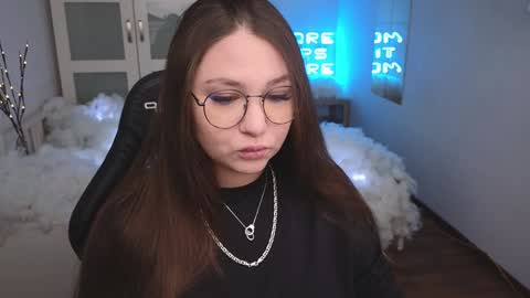 Wendy online show from 12/17/24, 01:38