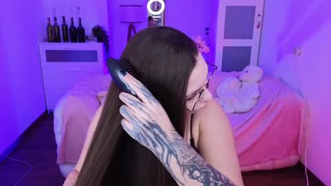 Wendy online show from 12/25/24, 01:19