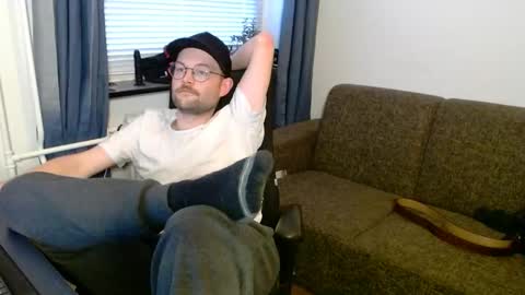 _whoisthatguy_ online show from 11/10/25, 03:11