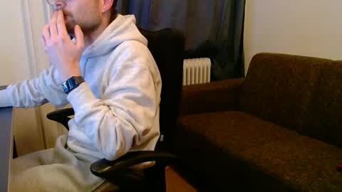 _whoisthatguy_ online show from 11/25/25, 04:51