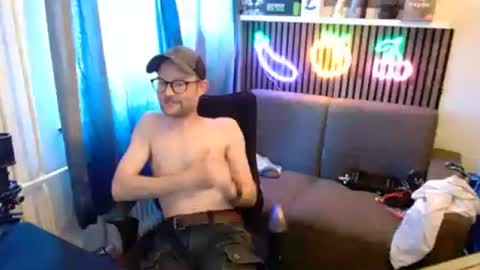 _whoisthatguy_ online show from 06/20/26, 02:09